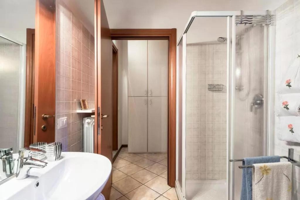 Casa Vacanze Rosalba Ferrara di Monte Baldo Exterior foto